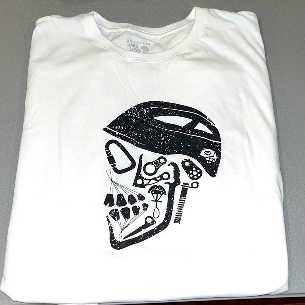 Mountain Hardware Men’s 2xl Tshirt